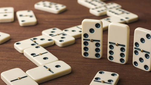 Concours de dominos